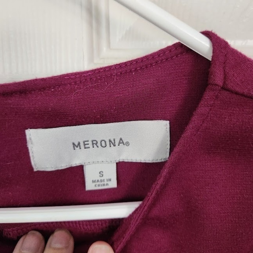 Merona Women Burgundy Pleated Fit Flare Dress Size Small Sleeveless  D06 - Picture 2 of 4